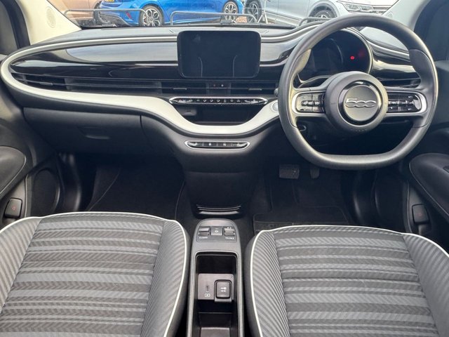 2021 FIAT 500e C - Photo 4