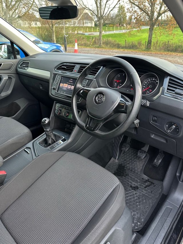 2017 VOLKSWAGEN TIGUAN 2017 2.0 TDI BlueMotion Tech S SUV 5dr Diesel Manual Euro 6 (s/s) (150 ps) - Photo 5