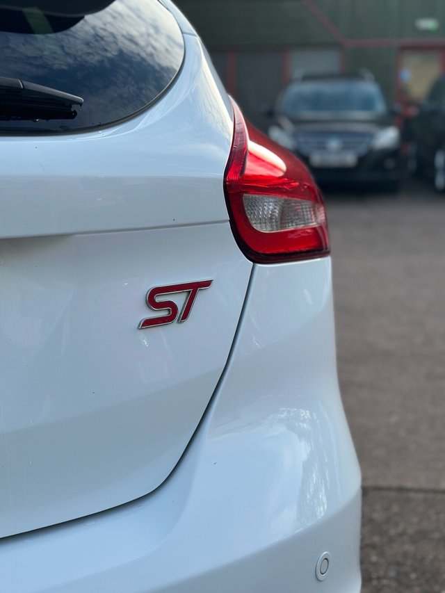 View our FORD FOCUS