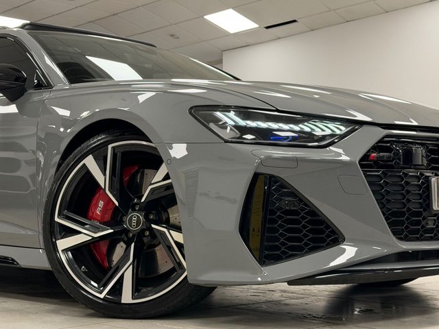 2022 AUDI RS6 AVANT - Photo 12