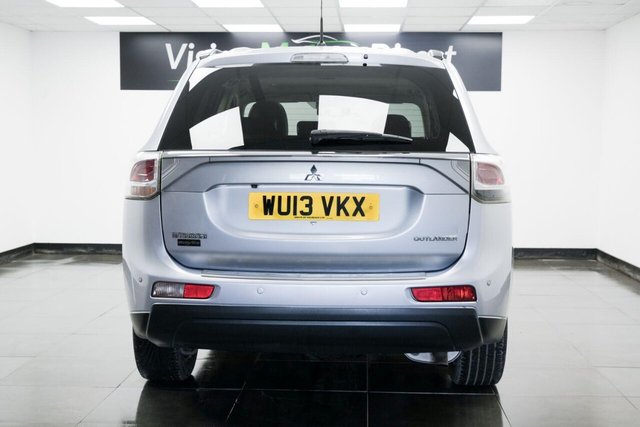 2013 MITSUBISHI OUTLANDER 2.2 DI-D GX5 Auto 4WD Euro 5 (s/s) 5dr - Photo 3