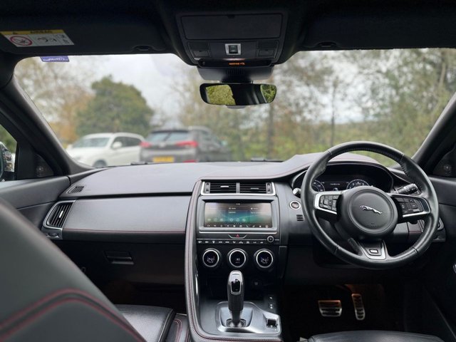 2020 JAGUAR E-PACE 2.0 P200 Chequered Flag SUV 5dr Petrol Auto AWD Euro 6 (s/s) (200 ps) - Photo 5