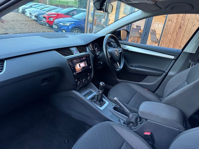 2020 SKODA OCTAVIA 1.6 TDI SE Technology Estate 5dr Diesel Manual Euro 6 (s/s) (115 ps) - Photo 9