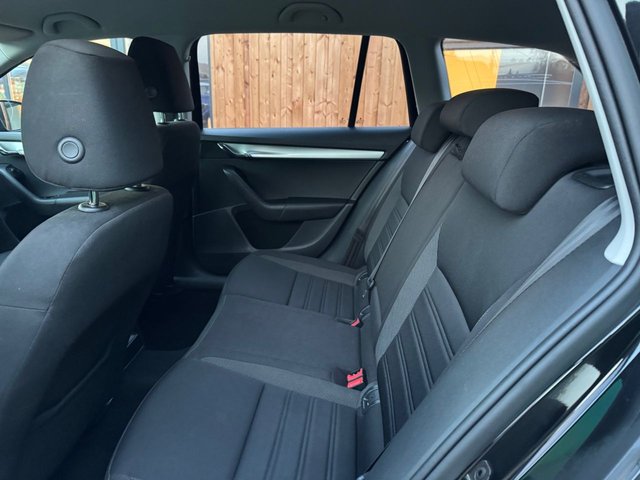 2020 SKODA OCTAVIA 1.6 TDI SE Technology Estate 5dr Diesel Manual Euro 6 (s/s) (115 ps) - Photo 12