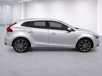 USED 2018 18 VOLVO V40 2.0 T3 Inscription Hatchback 5dr Petrol Manual Euro 6 (s/s) (152 ps) MANAGERS SPECIAL WAS &pound;11499 NOW &pound;10999.....SAVING &pound;500