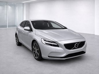 2018 VOLVO V40