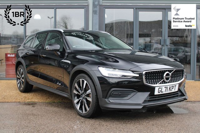 View our VOLVO V60 CROSS COUNTRY