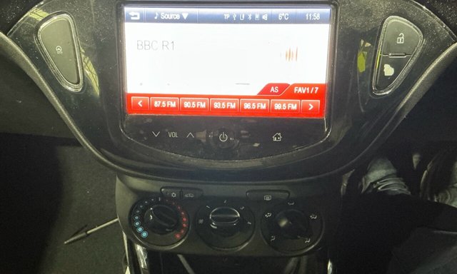 2015 Vauxhall Adam 1.4L Jam 3dr - Photo 9