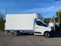 USED 2025 75 RENAULT MASTER LL35 ADVANCE LWB 4100MM LUTON WITH TAILIFT 2.0 DCI 150PS  New / Pre Reg With Delivery Miles, Popular New Model Winning Van Of The Year 2025 With Great Spec Inc Air Con, Touchsceen Stereo With Apple CarPlay, Fitted With A High-Quality Truckcraft Bodies Luton, Built To A Very High Standard And Offering A Superb Payload Capacity Of 1,044kg. It Also Comes With A DEL 500kg Tail Lift, In Stock Available Today!