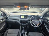 USED 2018 68 HYUNDAI TUCSON 1.6 T-GDi SE Nav SUV 5dr Petrol DCT Euro 6 (s/s) (177 ps) DAYTIME RUNNING LIGHTS+ PRIVACY GLASS+ MULTIFUNCTIONAL STEARING WHEEL+ CRUISE CONTROL+ DAB+ REVERSING CAMERA+ DUAL CLIMATE CONTROL+ USB+ PARKING AID+ 17 INCH ALLOY WHEELS+