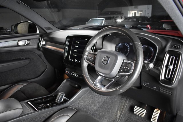 2019 VOLVO XC40 - Photo 2