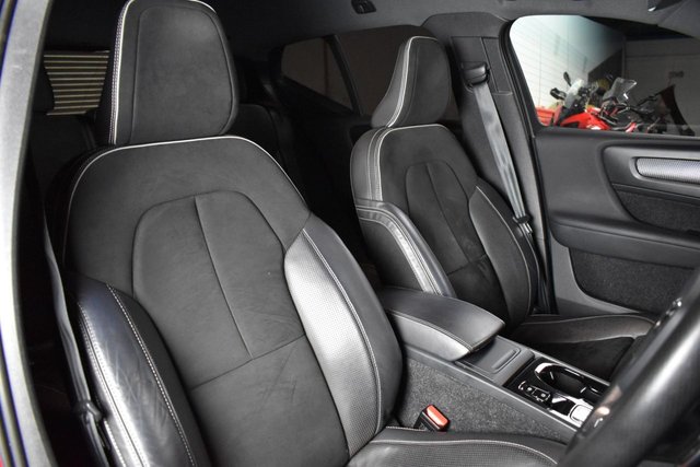 2019 VOLVO XC40 - Photo 3