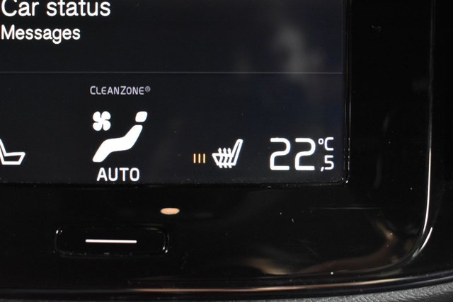 2019 VOLVO XC40 - Photo 4