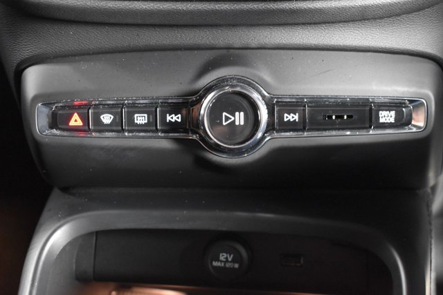 2019 VOLVO XC40 - Photo 8