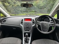 USED 2015 15 VAUXHALL ASTRA 1.6i Design Sports Tourer 5dr Petrol Manual Euro 6 (115 ps) Spacious Boot, Low Running Costs