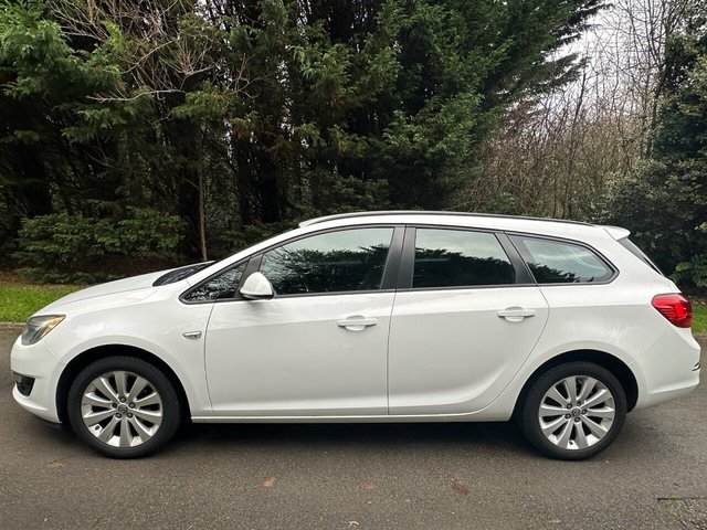 2015 VAUXHALL ASTRA 2015 1.6i Design Sports Tourer 5dr Petrol Manual Euro 6 (115 ps) - Photo 12