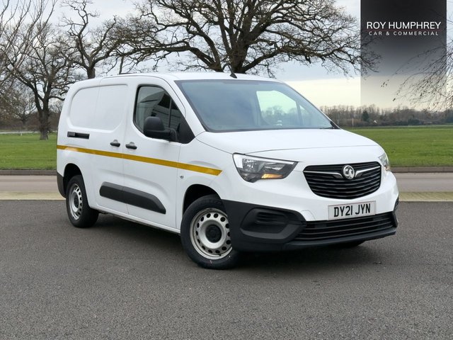 View our Vauxhall Combo 1.5 Turbo D 2300 Dynamic Panel Van 4dr Diesel Manual L2 H1 Euro 6 (100 ps)