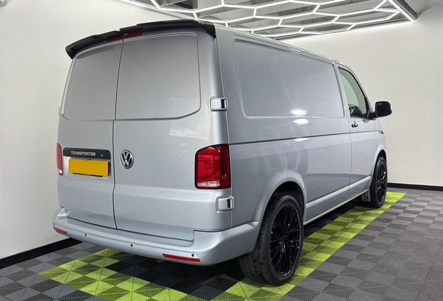 2020 VOLKSWAGEN TRANSPORTER - Photo 2