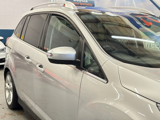 2015 Ford Grand C-Max 2L Titanium X 5dr - Photo 9