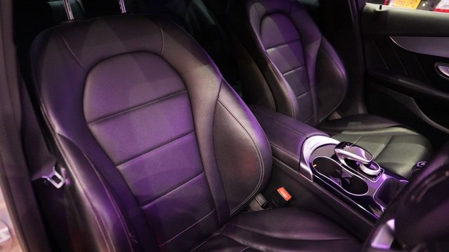 2014 Mercedes-Benz C-CLASS 2.1 C220 BlueTEC AMG Line Saloon 4dr Diesel Manual Euro 6 (s/s) (170 ps) - Photo 4