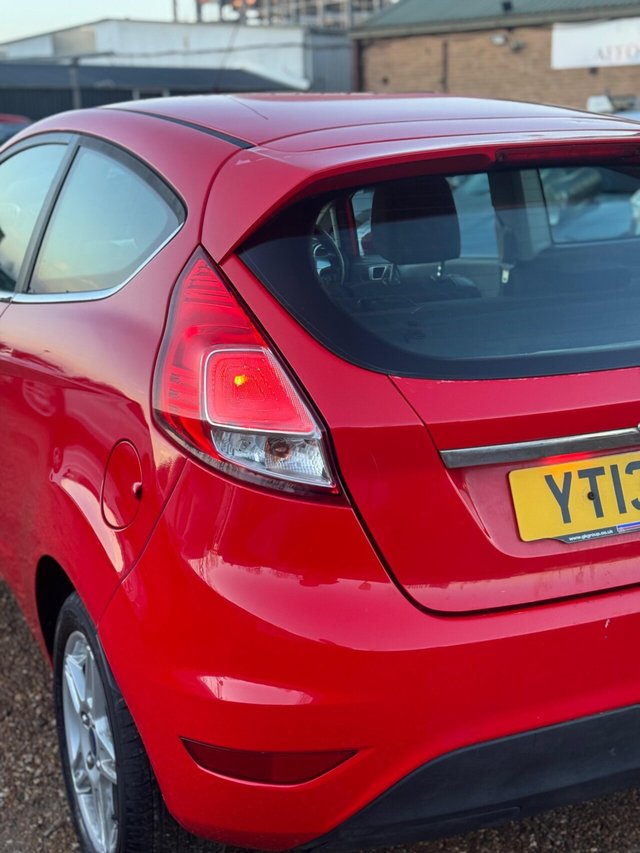 2013 FORD FIESTA - Photo 6