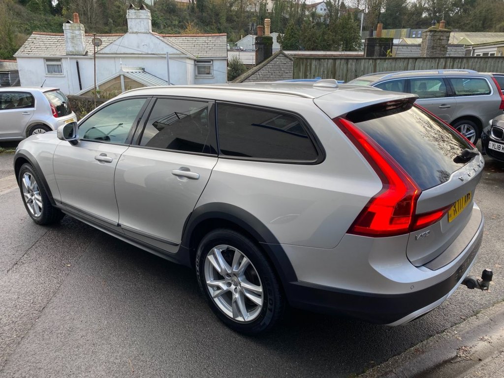 USED 2017 17 VOLVO V90 Cross Country 2.0 D5 PowerPulse Pro Estate 5dr Diesel Auto AWD Euro 6 (s/s) (235 ps) WINTER PK DAB SATNAV PARKING CAMERA