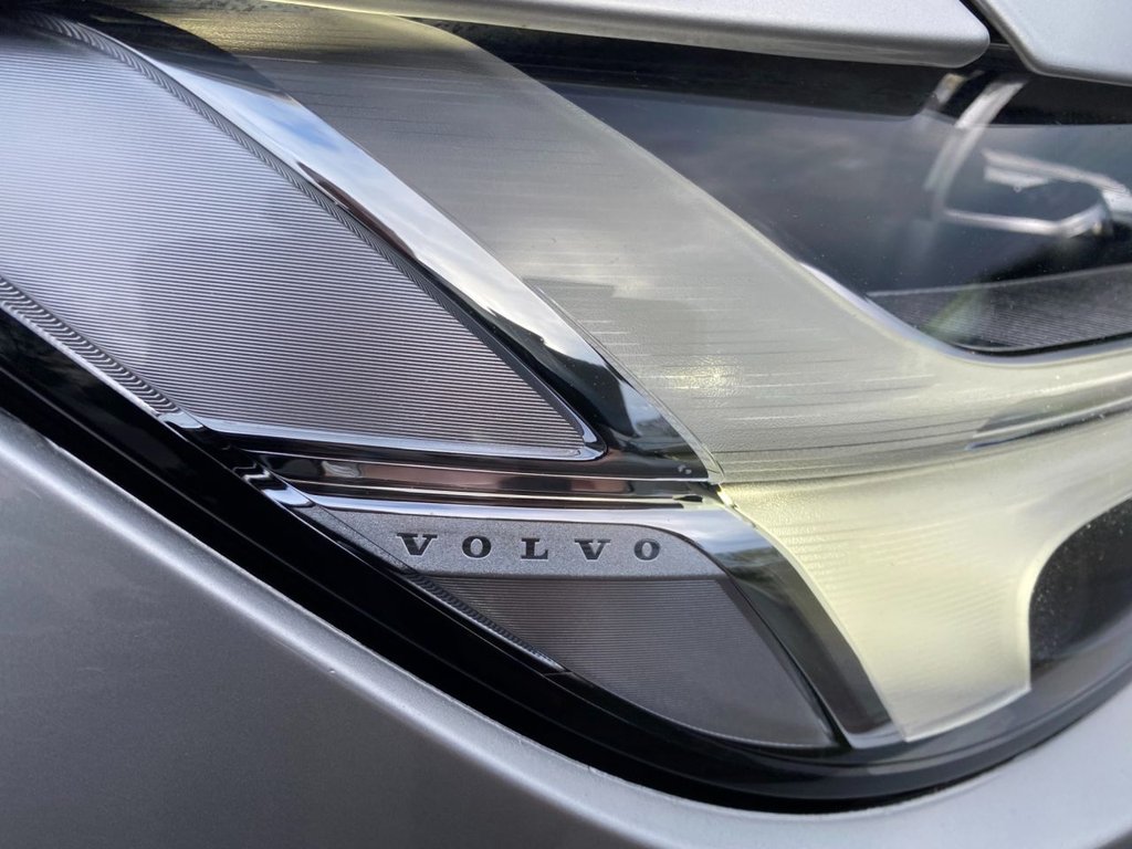 USED 2017 17 VOLVO V90 Cross Country 2.0 D5 PowerPulse Pro Estate 5dr Diesel Auto AWD Euro 6 (s/s) (235 ps) WINTER PK DAB SATNAV PARKING CAMERA