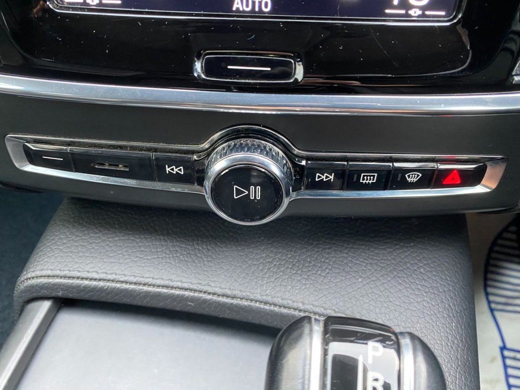 USED 2017 17 VOLVO V90 Cross Country 2.0 D5 PowerPulse Pro Estate 5dr Diesel Auto AWD Euro 6 (s/s) (235 ps) WINTER PK DAB SATNAV PARKING CAMERA