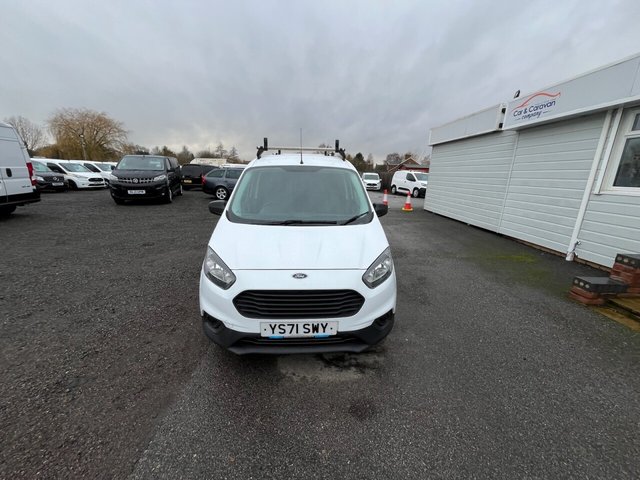 2022 Ford Transit Courier 1L Leader 4dr - Photo 2