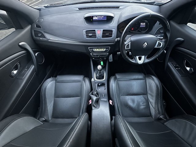 2011 RENAULT MEGANE - Photo 9