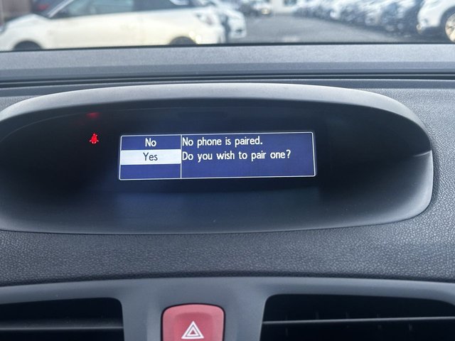 2011 RENAULT MEGANE - Photo 11