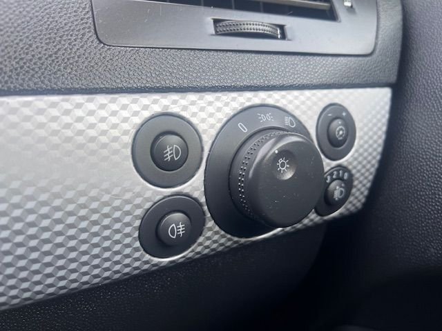2009 VAUXHALL ASTRA 1.6i 16v SXi Sport Hatch 3dr Petrol Manual (155 g/km, 113 bhp) - Photo 11