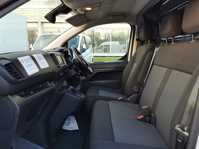 2023 VAUXHALL VIVARO - Photo 10