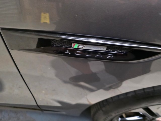 2018 JAGUAR F-PACE - Photo 7