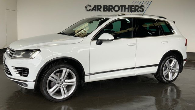 2017 VOLKSWAGEN TOUAREG 3.0 TDI V6 R-Line Plus SUV 5dr Diesel Tiptronic 4WD Euro 6 (s/s) (262 ps) - Photo 4