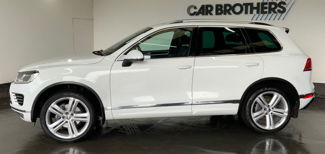 2017 VOLKSWAGEN TOUAREG 3.0 TDI V6 R-Line Plus SUV 5dr Diesel Tiptronic 4WD Euro 6 (s/s) (262 ps) - Photo 5