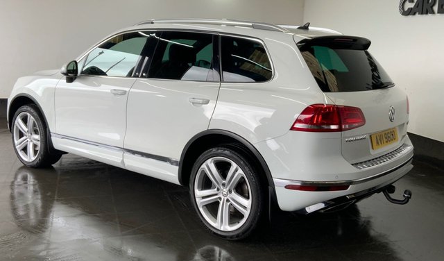 2017 VOLKSWAGEN TOUAREG 3.0 TDI V6 R-Line Plus SUV 5dr Diesel Tiptronic 4WD Euro 6 (s/s) (262 ps) - Photo 6