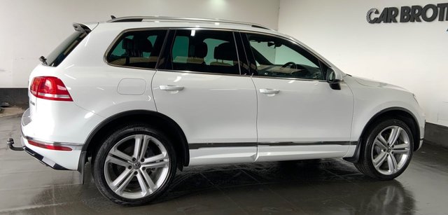 2017 VOLKSWAGEN TOUAREG 3.0 TDI V6 R-Line Plus SUV 5dr Diesel Tiptronic 4WD Euro 6 (s/s) (262 ps) - Photo 8