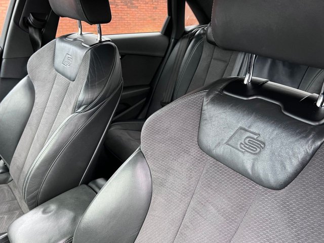 2019 Audi A4 2L Black Edition 4dr - Photo 12