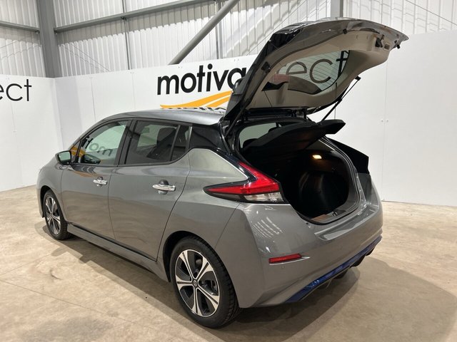 2021 Nissan Leaf - Photo 11