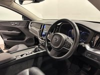 USED 2020 70 VOLVO XC60 2.0 B5 MHEV Momentum SUV 5dr Petrol Hybrid Auto Euro 6 (s/s) (250 ps) Volvo XC 60 B5 MHEV Momentum SUV Petrol Hybrid Automatic Hosting Full Leather Interior, Heated Seats , Navigation ,