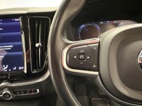 USED 2020 70 VOLVO XC60 2.0 B5 MHEV Momentum SUV 5dr Petrol Hybrid Auto Euro 6 (s/s) (250 ps) Volvo XC 60 B5 MHEV Momentum SUV Petrol Hybrid Automatic Hosting Full Leather Interior, Heated Seats , Navigation ,