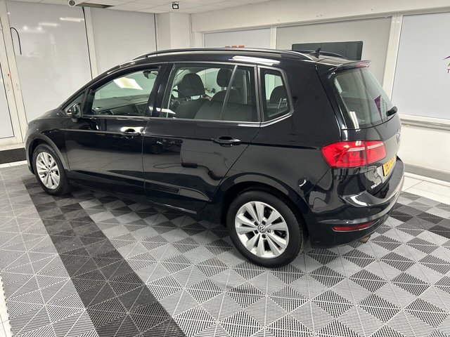 2017 VOLKSWAGEN GOLF SV - Photo 7