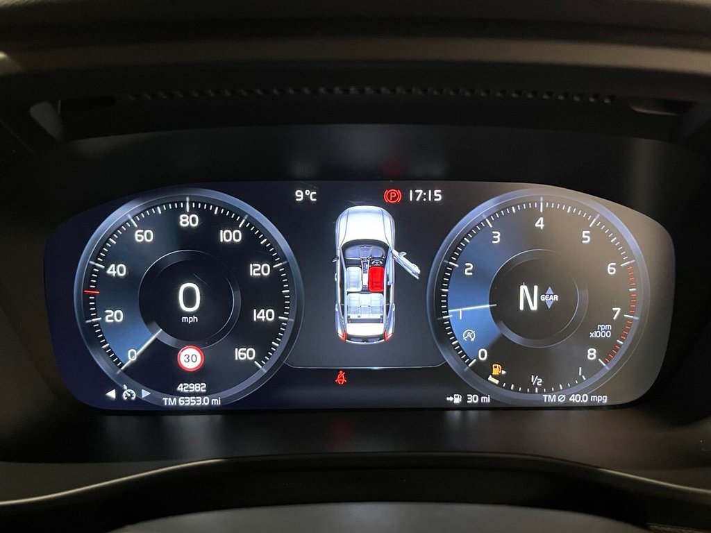 USED 2022 22 VOLVO XC40 1.5 T3 Momentum SUV 5dr Petrol Manual Euro 6 (s/s) (163 ps) NATIONWIDE DELIVERY AND COLLECTION