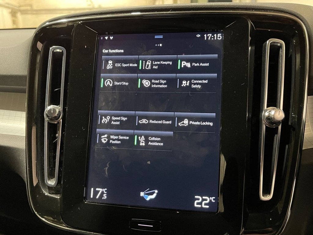 USED 2022 22 VOLVO XC40 1.5 T3 Momentum SUV 5dr Petrol Manual Euro 6 (s/s) (163 ps) NATIONWIDE DELIVERY AND COLLECTION