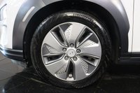 USED 2020 70 HYUNDAI KONA 64kWh Premium SE 5dr Auto (SAT NAV, HEATED SEATS) 