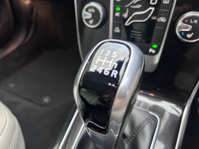 2016 VOLVO V40 2016 2.0 T3 Inscription Hatchback 5dr Petrol Manual Euro 6 (s/s) (152 ps) - Photo 10