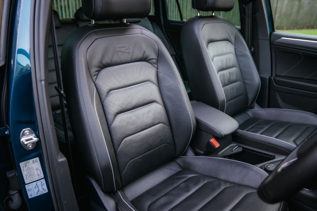 2021 Volkswagen Tiguan 2L R-Line 5dr - Photo 4