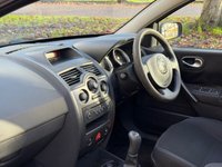 USED 2006 06 RENAULT MEGANE 1.4 16v Oasis Hatchback 5dr Petrol Manual (165 g/km, 100 bhp) 