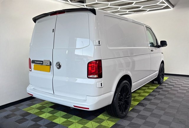 2020 VOLKSWAGEN TRANSPORTER - Photo 2